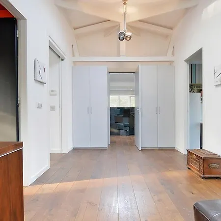 Villa Frans - Free Parking Haag