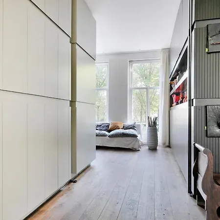 Frans - Free Parking Villa