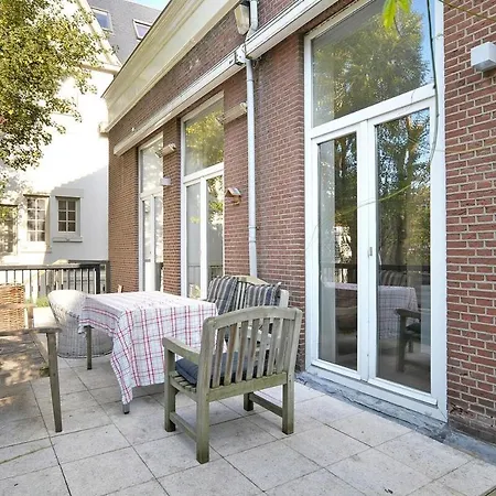 Frans - Free Parking * The Hague