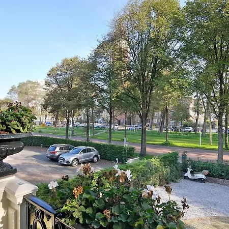 Frans - Free Parking Villa *