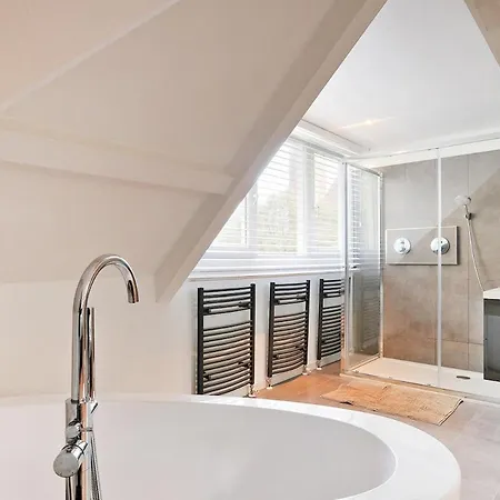 Frans - Free Parking *