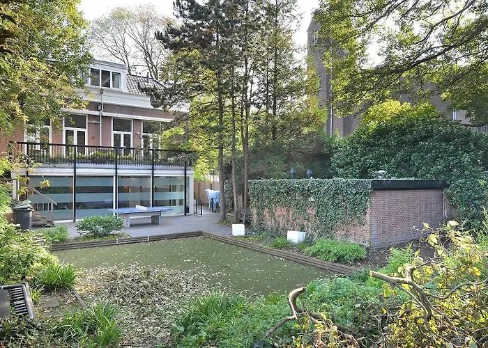 Frans - Free Parking Villa Den Haag