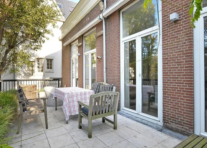 Frans - Free Parking * Den Haag